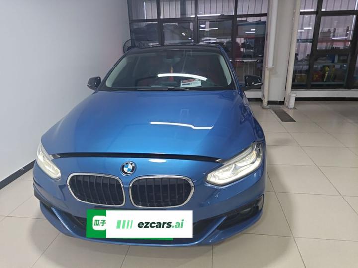 1 Series 2018 118i Sport photo 2