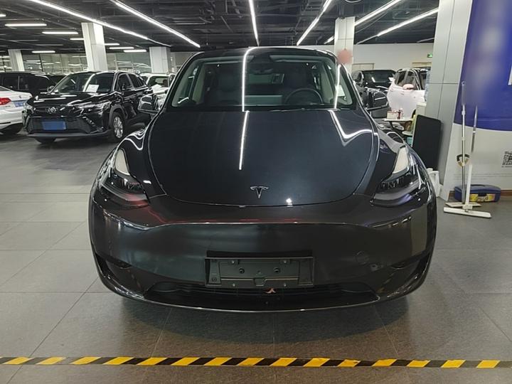 Model Y 2024 RWD photo 2