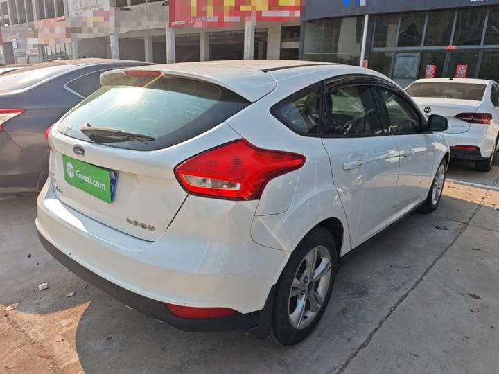 Focus 2015 Hatchback 1.6L AT Comfort photo 4