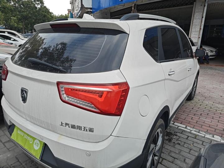 560 2015 1.8L MT Luxury photo 6