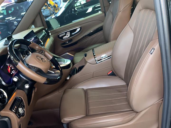 V-Class 2022 V 260 L Long Wheelbase Luxury photo 7