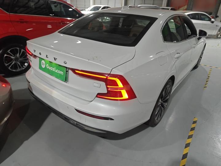 S60 EV 2024 T8 AWD Long Range Luxury photo 4