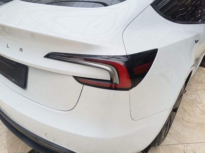 Model 3 2023 RWD photo 7
