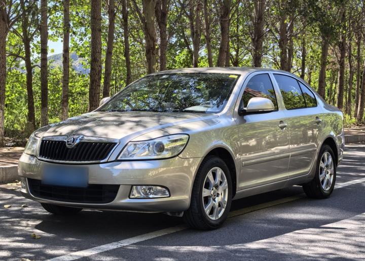 Octavia 2014 1.6L AT