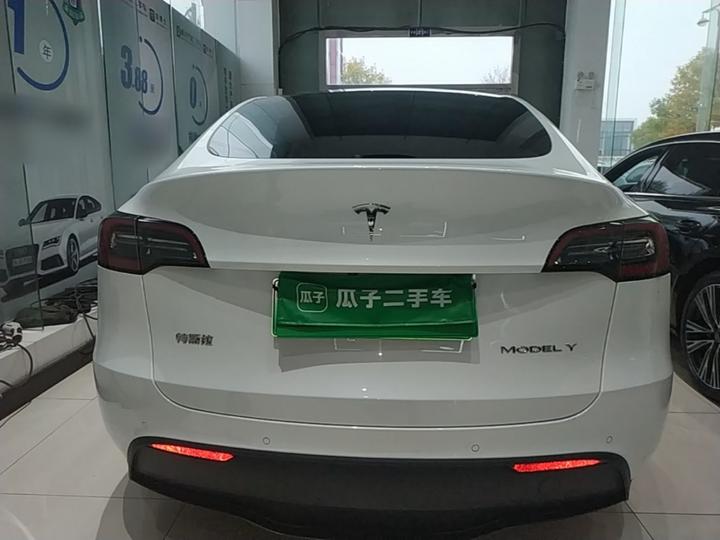 Model Y 2023 RWD photo 5