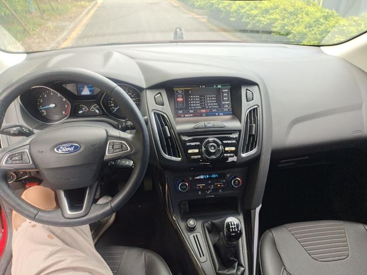 Focus 2015 Sedan EcoBoost 125 MT photo 5