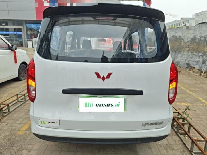 Wuling Hongguang EV 2025 EREV Hybrid 50KM photo 5