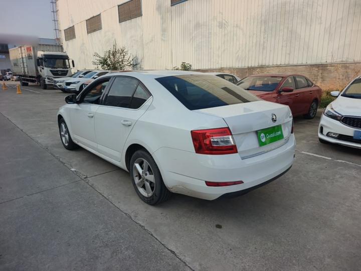 Octavia 2015 1.6L AT photo 4