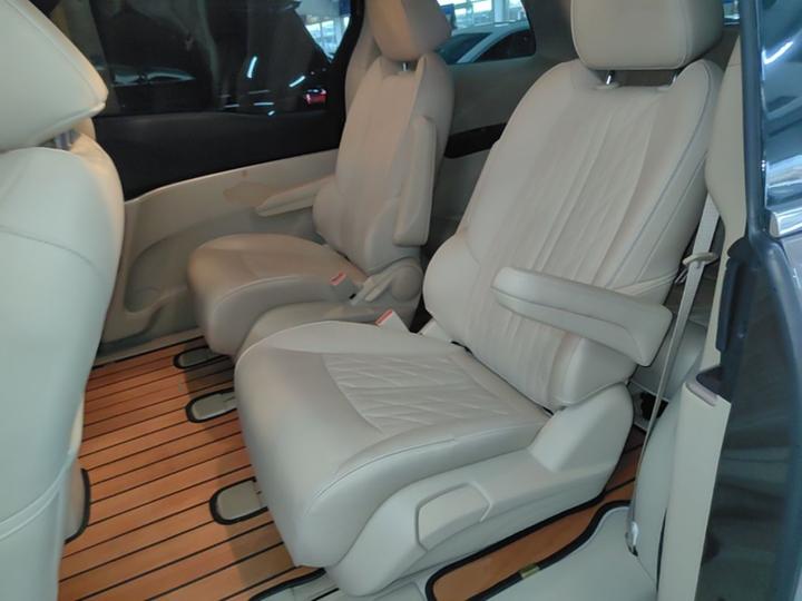 GL8 2023 Facelift Luxury photo 3