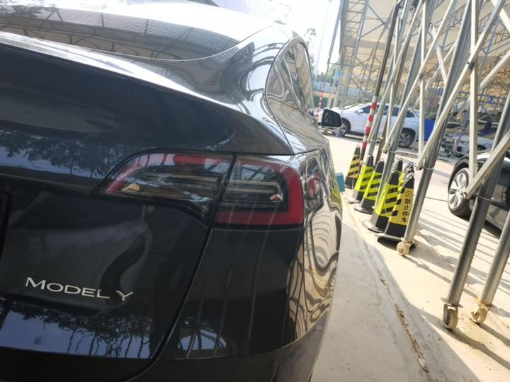 Model Y 2024 RWD photo 7