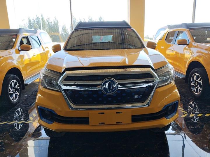 6 EV 2023 Van Standard 320km photo 2