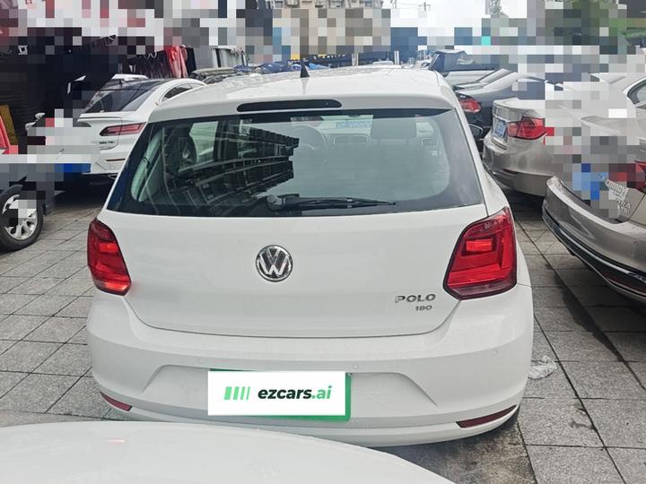 Polo 2016 1.6L AT Comfort photo 3