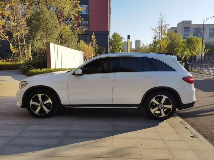 GLC 2017 GLC 260 4MATIC Luxury photo 4
