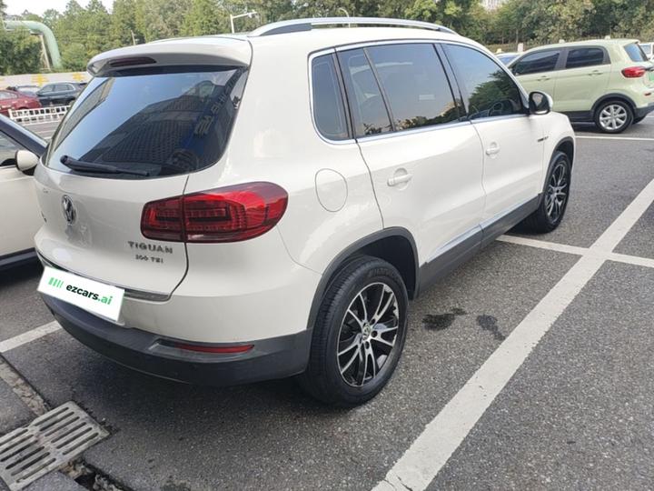 Tiguan 2016 300TSI AT AWD Luxury photo 4