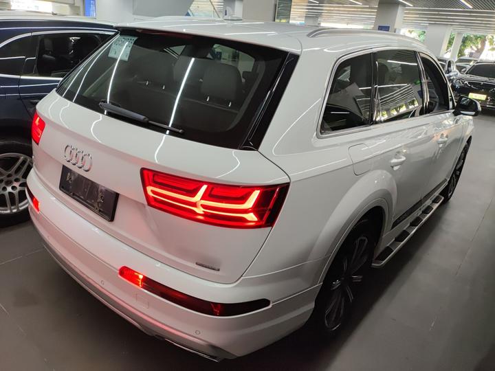 Q7 2016 45 TFSI Tech photo 4