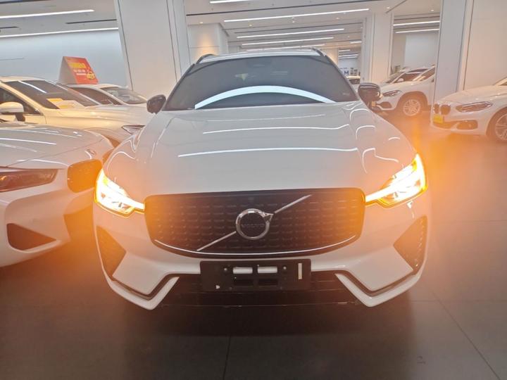 XC60 2023 B5 AWD Sport photo 2