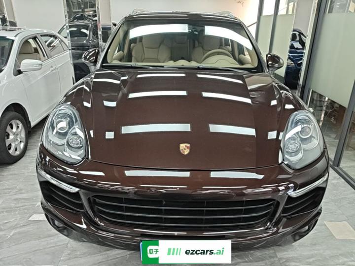 2016 Cayenne Platinum Edition 3.0T photo 2