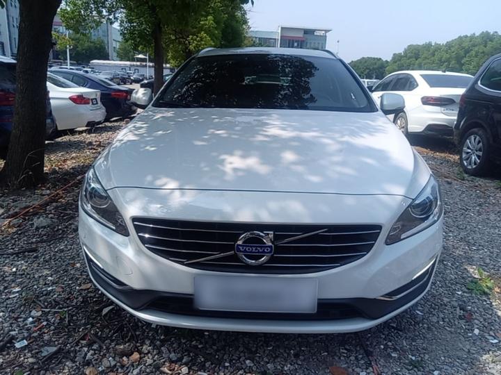 V60 2015 T5 photo 2