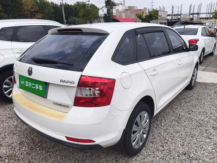 Rapid Spaceback 2018 1.6L AT Standard photo 6
