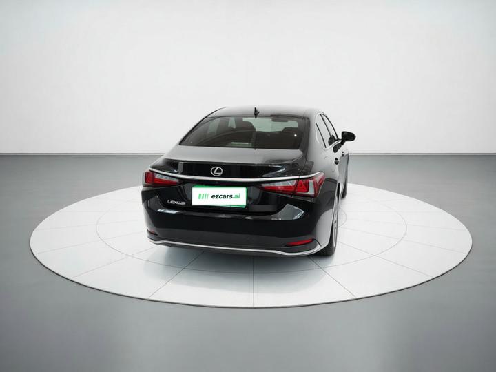 ES 2021 200 Luxury photo 5