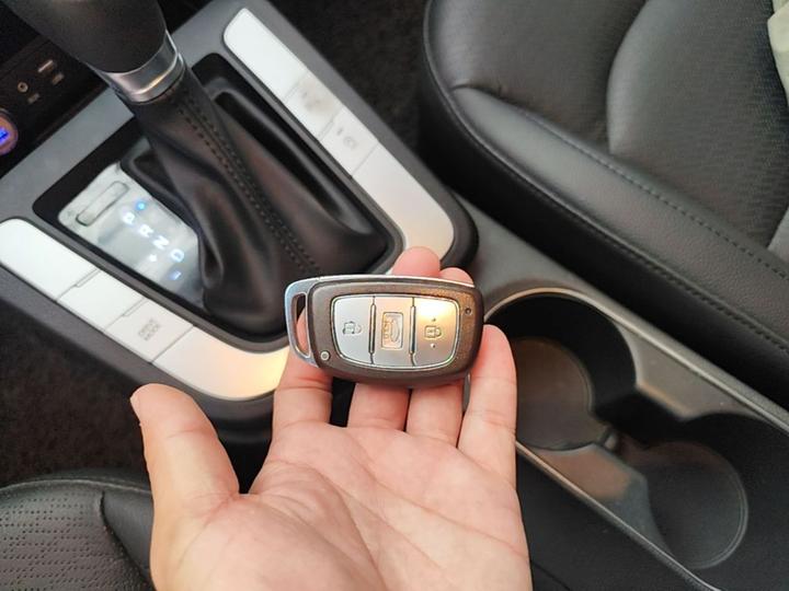 Elantra 2016 1.6L AT Smart Luxury photo 8