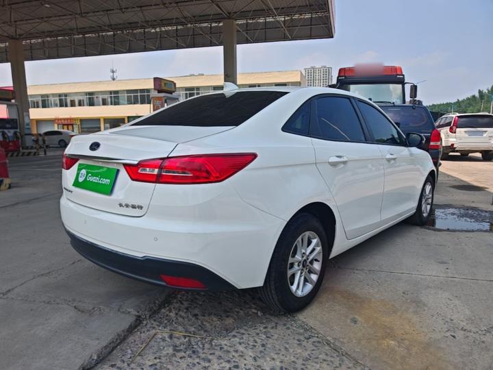 Escort 2019 Facelift 1.5L AT China VI photo 4