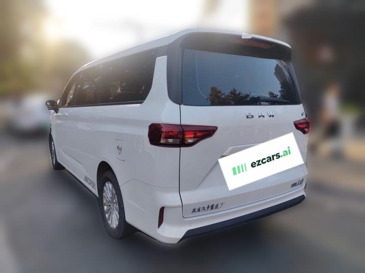 BAW M7 2023 2.0L AT Long Wheelbase Business 7-Seater photo 4