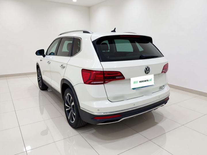 Tharu 2022 330TSI AWD Luxury photo 4