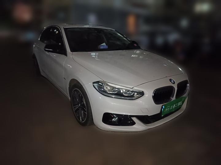 1 Series 2018 118i Sport photo 3