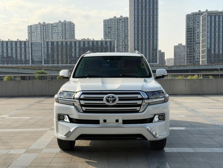 Land Cruiser Parallel Import photo 2