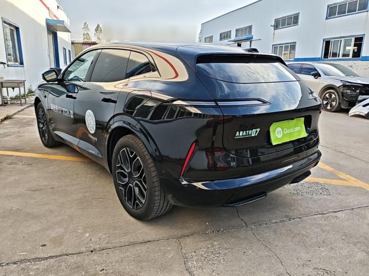 07 2026 Ultra EV AWD photo 4