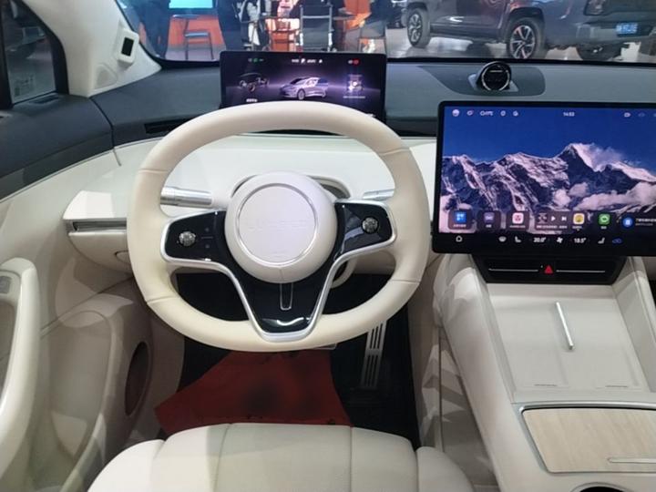 HIMA Luxeed R7 2024 EV 802km Max photo 3
