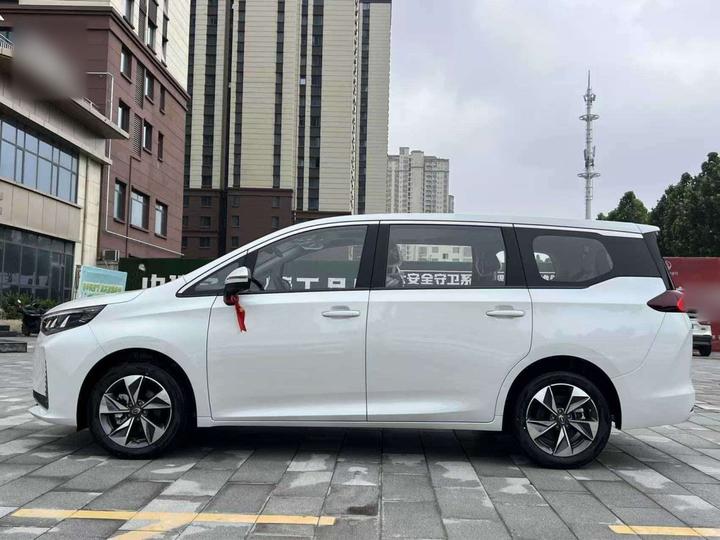 GAC Trumpchi M6 2023 PRO 270T DCT Luxury photo 4