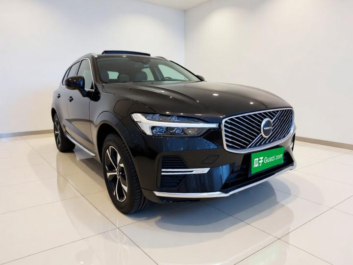 XC60 2026 B5 AWD Luxury photo 3