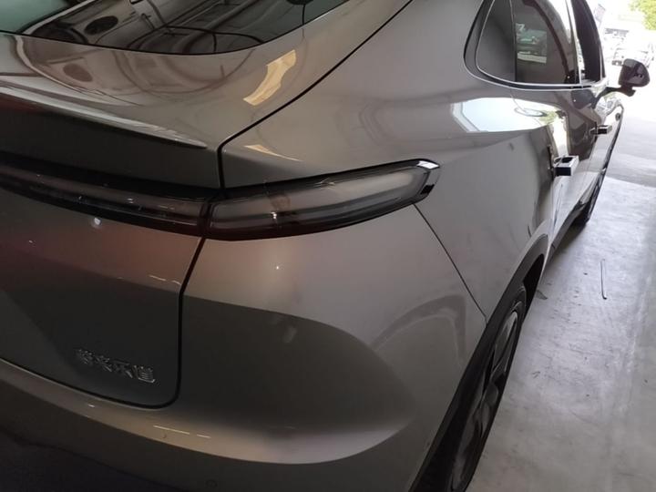 L60 2025 60kWh RWD photo 7