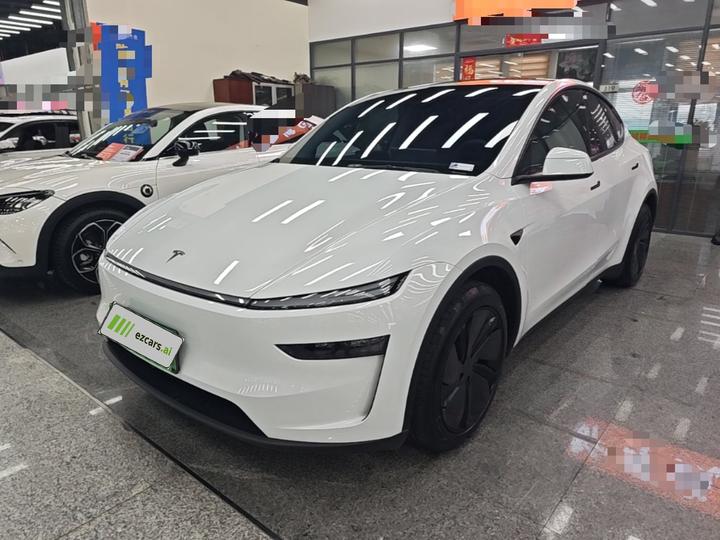 Model Y 2025 RWD