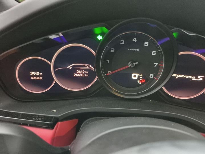 2023 Cayenne S 2.9T Platinum photo 8