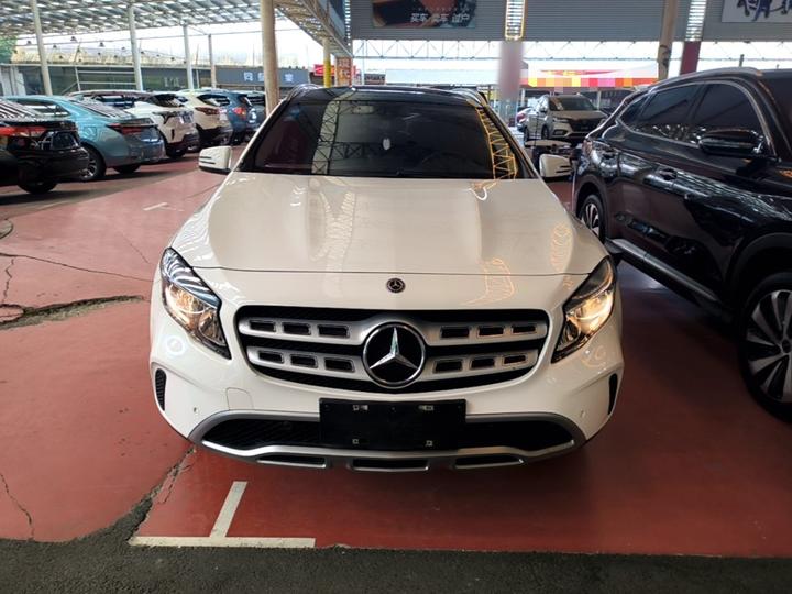GLA 2017 GLA 200 Dynamic photo 2