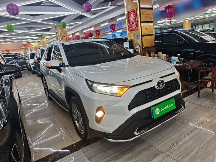 RAV4 2021 2.0L CVT AWD PLUS photo 3