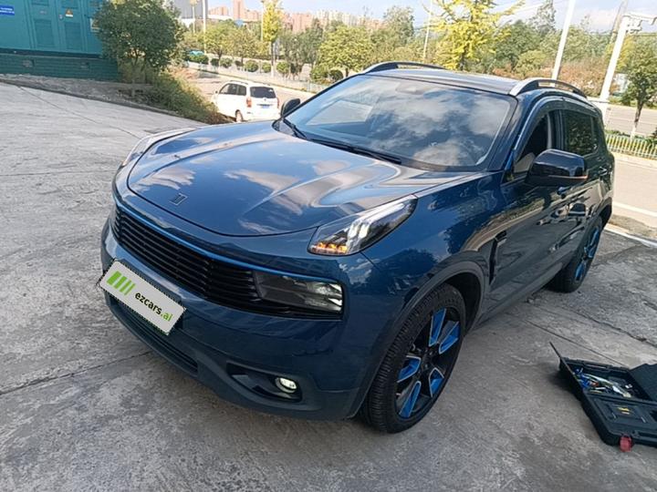01 2017 2.0T RWD Pro