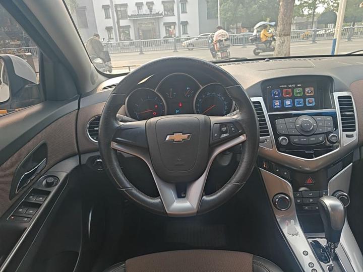 2015 Hatchback 1.6L AT Comfort photo 6