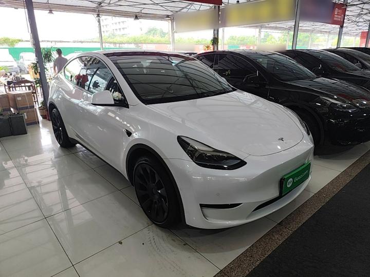 Model Y 2022 Long Range AWD photo 3
