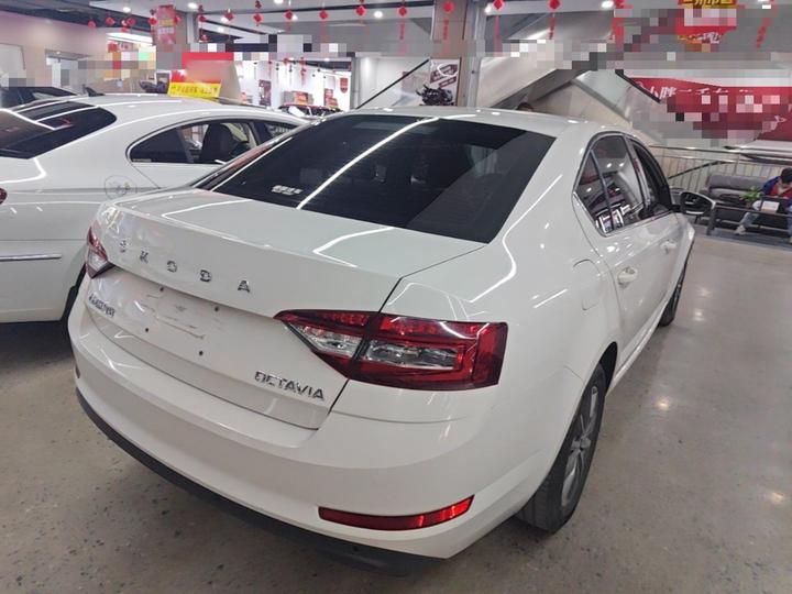 Octavia 2022 1.5L AT Comfort photo 6