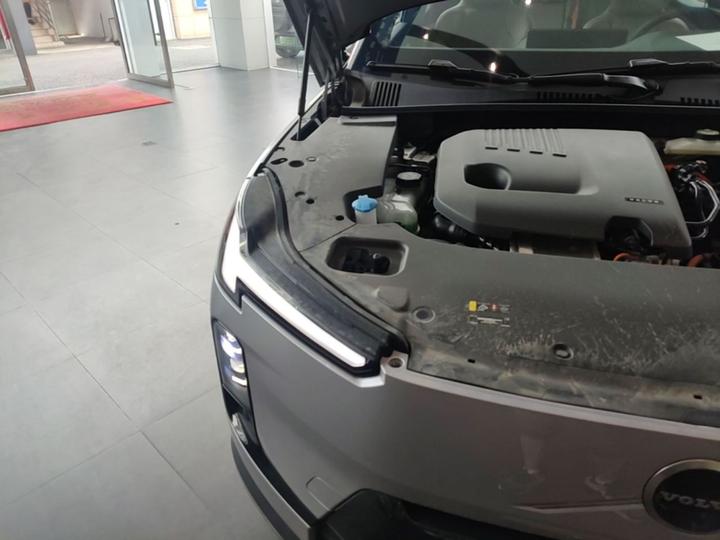 XC70 Hybrid 2026 RWD Long Range Core photo 7