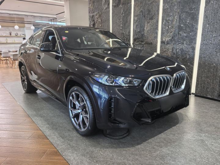 X6 2023 xDrive40i M Sport Package photo 3