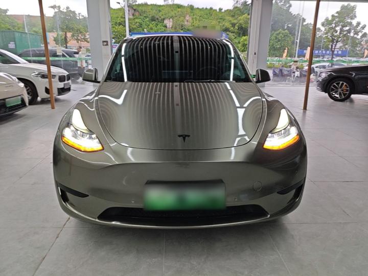 Model Y 2022 RWD photo 2