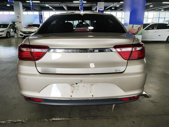 Vision 2018 1.5L MT photo 3