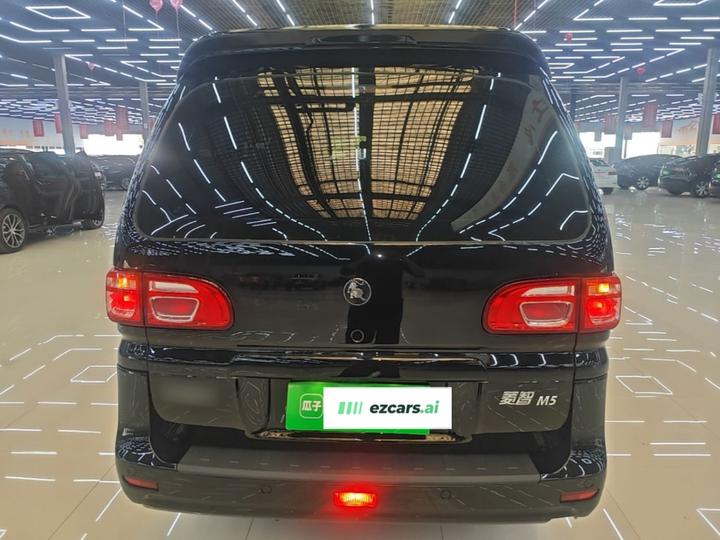 Lingzhi 2025 M5 1.6L Short Wheelbase 7-Seater photo 5