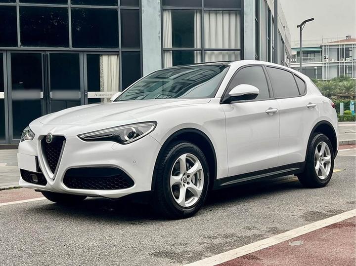 Alfa Romeo Stelvio 2017 2.0T 200HP Elite