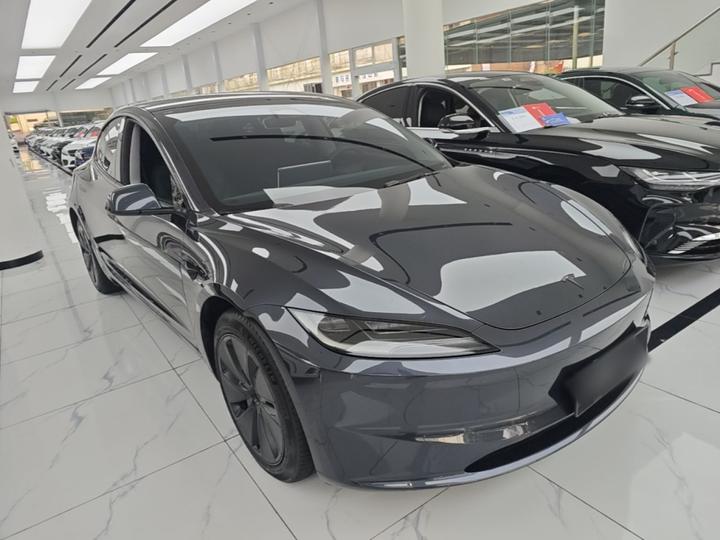 Model 3 2023 RWD photo 3